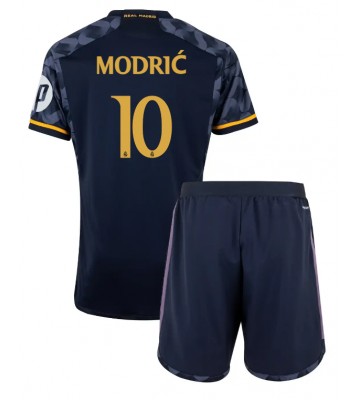 Real Madrid Luka Modric #10 Bortaställ Barn 2023-24 Kortärmad (+ Korta byxor)